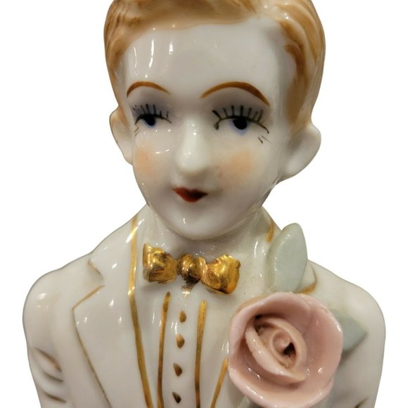 Vintage Bone China Flower Couple Figurines Hand Painted w Gold Accents Set of 2 - Picture 5 of 11